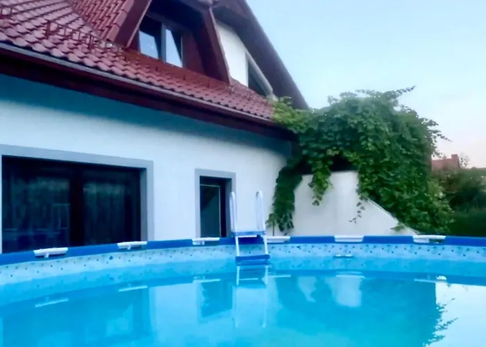 Dom W Karkonoszach Z Basenem 7 Sypialni Dom wakacyjny Kowary